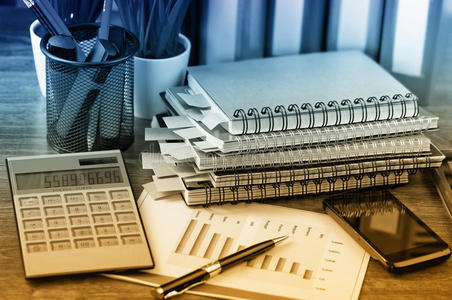 高效办公与收入提升 不可或缺的电子产品与办公用品组合